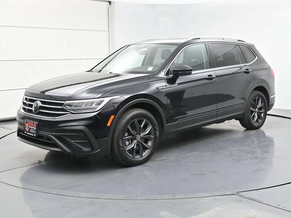 Volkswagen Tiguan with VIN: 3VV2B7AX2NM027875