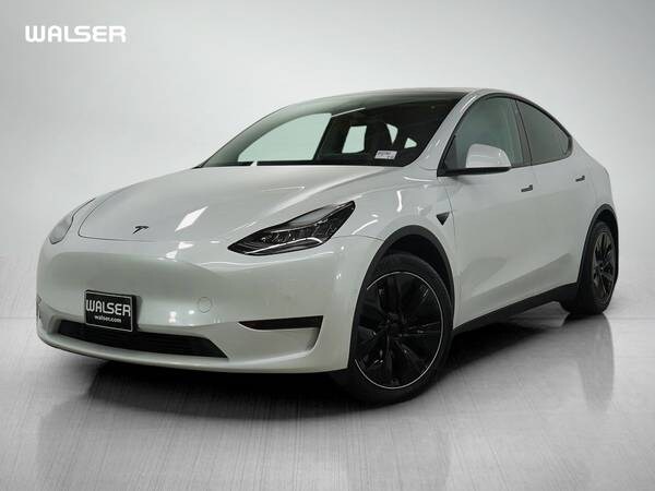 Tesla Model Y with VIN: 5YJYGDEE0LF048288