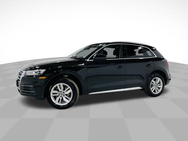 Audi Q5 with VIN: WA1ANAFY7L2046663
