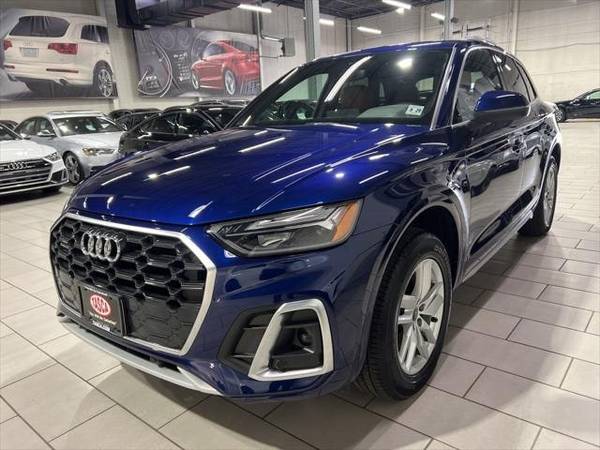 Audi Q5 with VIN: WA1GAAFY6R2094718