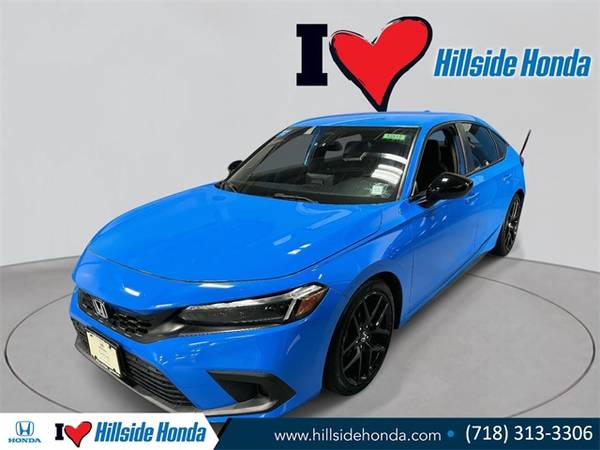Honda Civic with VIN: 19XFL2H87NE023930