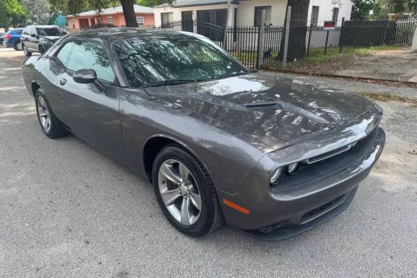 2016 Dodge Challenger SXT Coupe