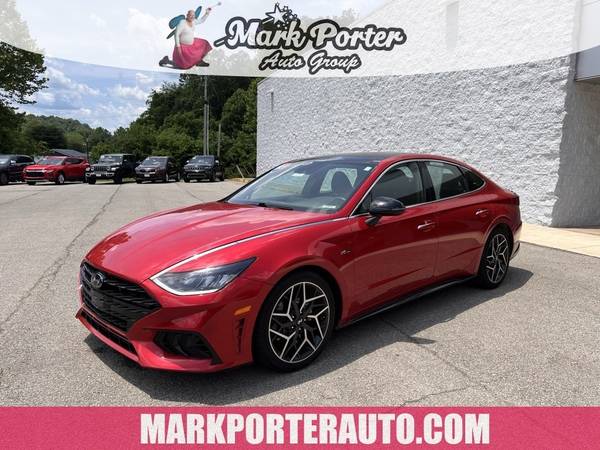 Hyundai Sonata with VIN: 5NPEK4JC4MH105584