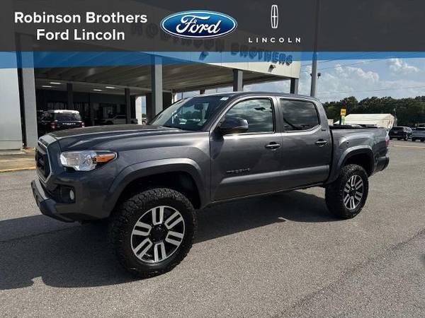 Toyota Tacoma with VIN: 5TFCZ5AN3MX267074