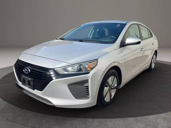 Hyundai Ioniq Hybrid with VIN: KMHC65LC4JU065003