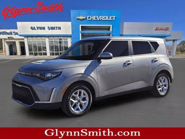 Kia Soul with VIN: KNDJ23AU0P7892494