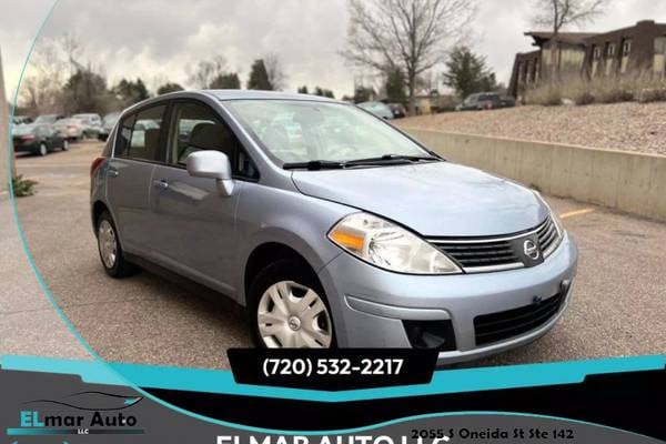 2011 Nissan Versa 1.8 SL Hatchback