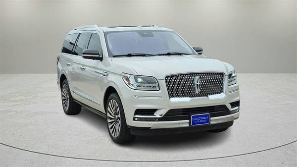 Lincoln Navigator with VIN: 5LMJJ2LTXKEL09654
