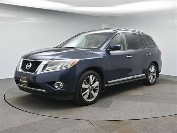 Nissan Pathfinder with VIN: 5N1AR2MM2FC706330