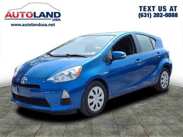Toyota Prius c with VIN: JTDKDTB33E1569741