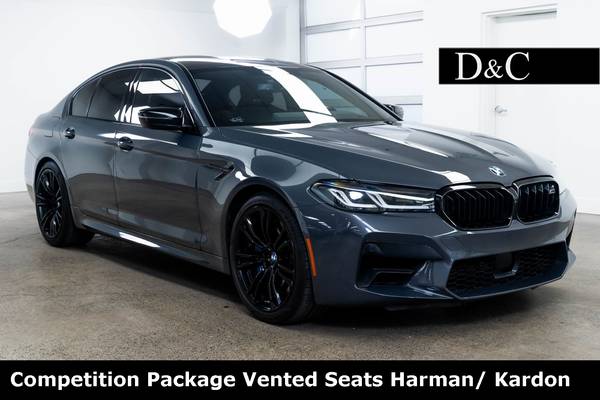 BMW M5 with VIN: WBS83CH08NCJ40439