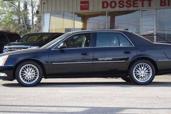 2011 Cadillac DTS Premium