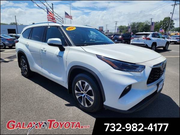 Toyota Highlander Hybrid with VIN: 5TDGBRCH8MS024712