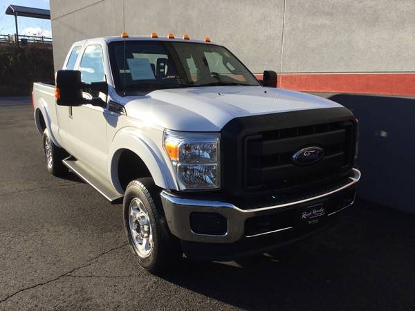 Ford F-250 Super Duty with VIN: 1FT7X2B68GEB21184