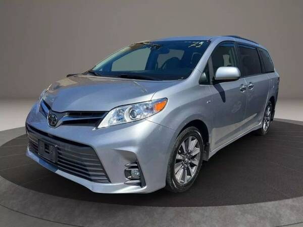 Toyota Sienna with VIN: 5TDDZ3DCXJS202372