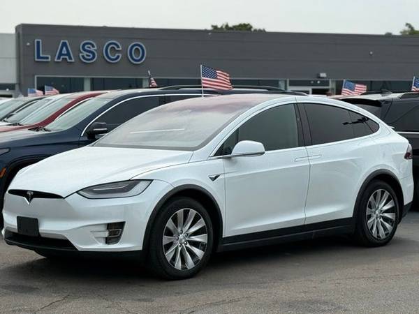 Tesla Model X with VIN: 5YJXCDE21LF248870