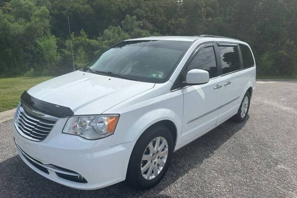 2016 Chrysler Town and Country Touring