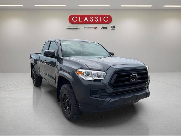 Toyota Tacoma with VIN: 3TYSX5EN3NT011573