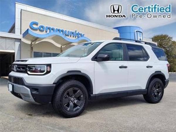 Honda Passport with VIN: 5FNYF9H38TB010401