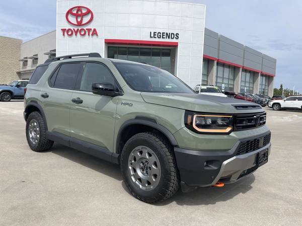 Honda Passport with VIN: 5FNYF9H80TB017886