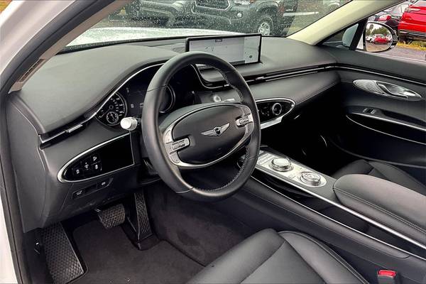 Genesis GV70 with VIN: 5NMMADTB3SH021298