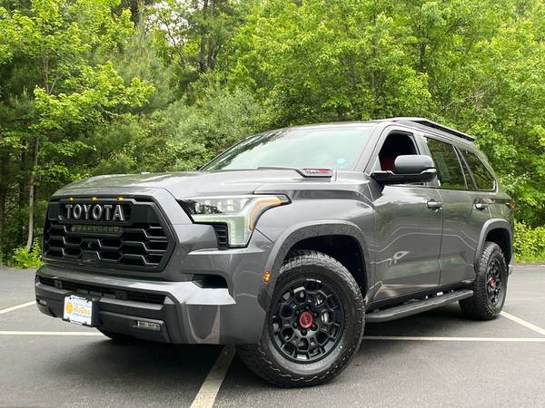 Toyota Sequoia with VIN: 7SVAAABA5SX053497
