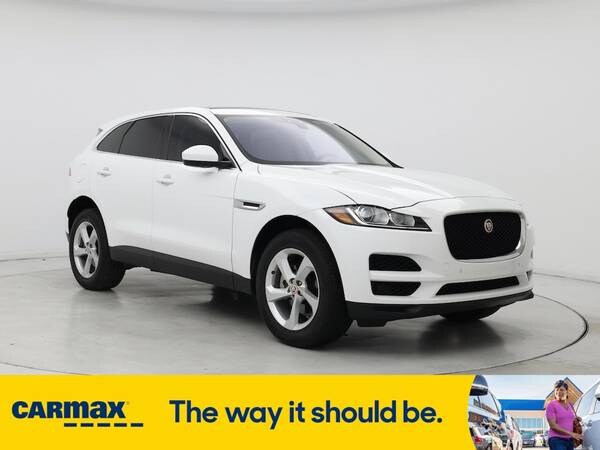 Jaguar F-PACE with VIN: SADCJ2FXXLA656753
