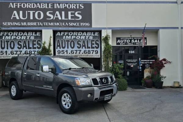 2005 Nissan Titan XE  Crew Cab