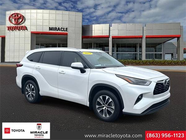 Toyota Highlander with VIN: 5TDKDRAH1PS520267