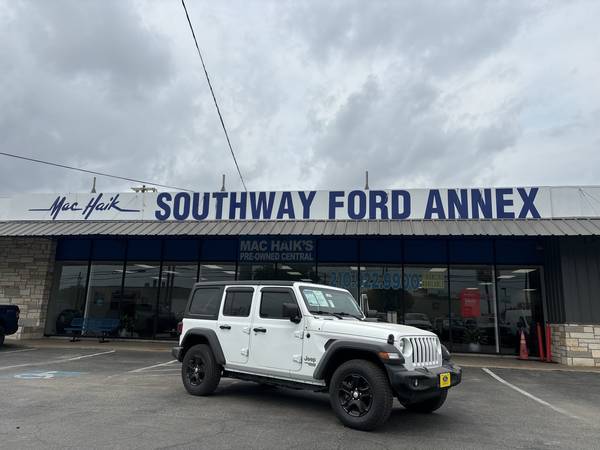 Jeep Wrangler with VIN: 1C4HJXDN3KW524497