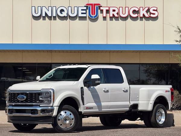 Ford F-450 Super Duty with VIN: 1FT8W4DM9PED47183