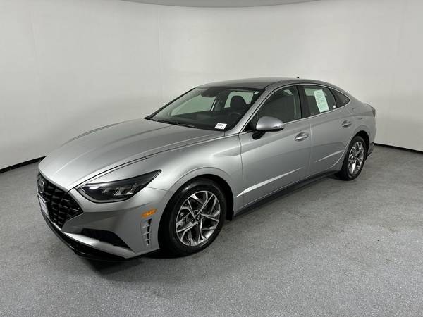 Hyundai Sonata with VIN: 5NPEL4JA8MH082970