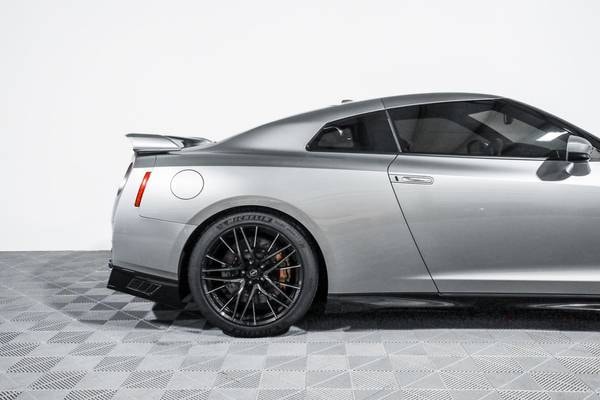 2021 Nissan GT-R Premium Coupe