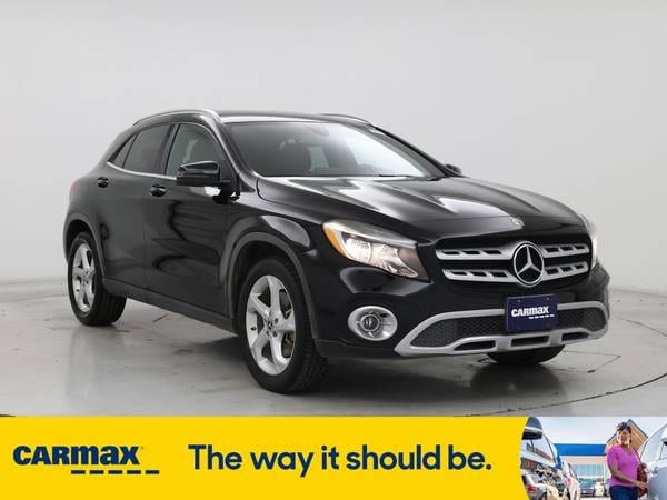 Mercedes-Benz GLA-Class with VIN: WDCTG4EB0JJ438324