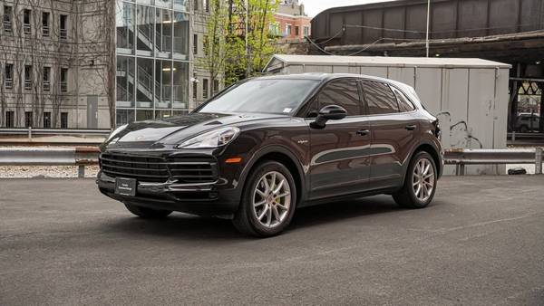 Porsche Cayenne with VIN: WP1AE2AY4MDA24529