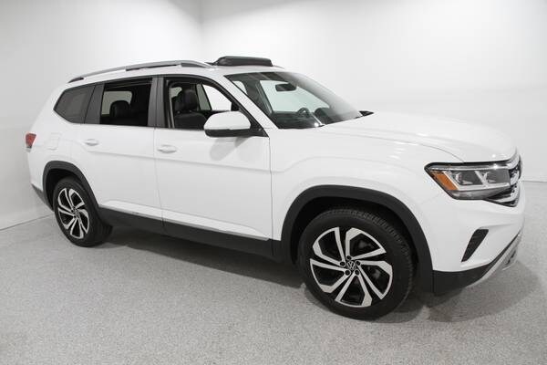 Volkswagen Atlas with VIN: 1V2BR2CA3NC511351