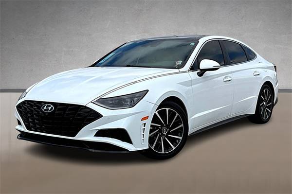 Hyundai Sonata with VIN: 5NPEH4J24MH100827