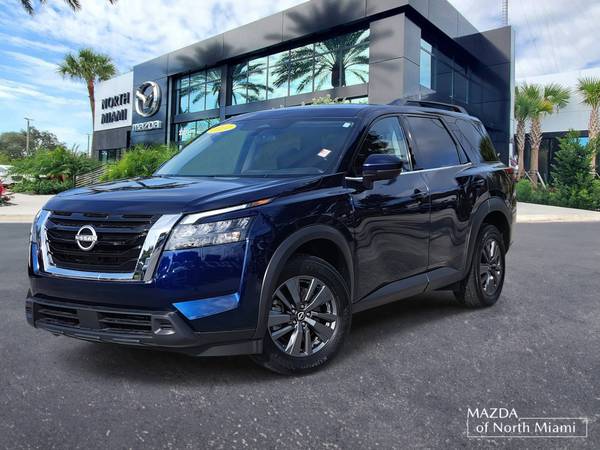Nissan Pathfinder with VIN: 5N1DR3BC9RC259769
