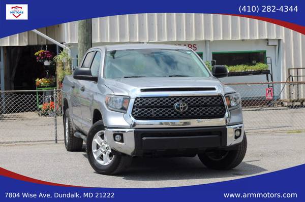 Toyota Tundra with VIN: 5TFDY5F16MX984422