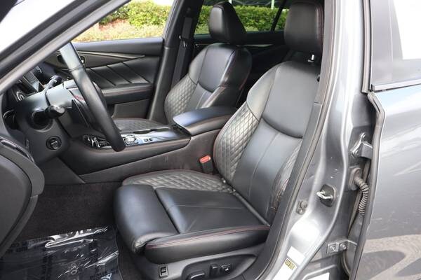 INFINITI Q50 with VIN: JN1FV7DP6NM370285