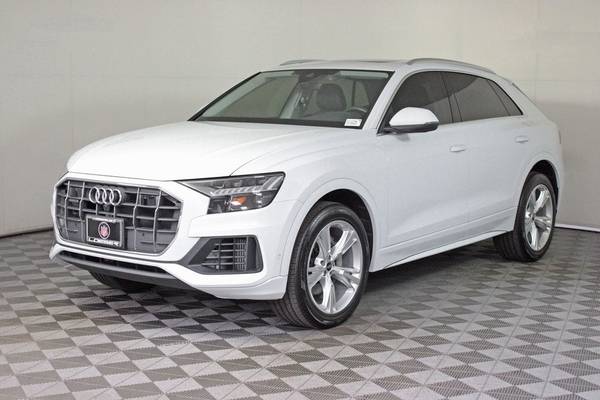 2023 Audi Q8 Premium Plus