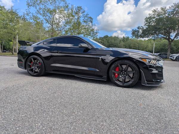 Ford Shelby GT500 with VIN: 1FA6P8SJ5M5500843