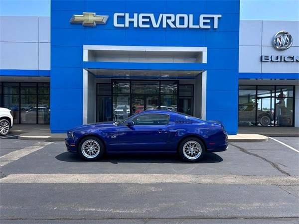 Ford Mustang with VIN: 1ZVBP8CF2E5280112