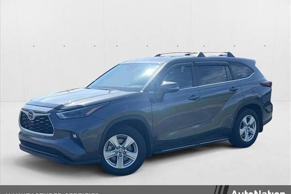 2024 Toyota Highlander LE