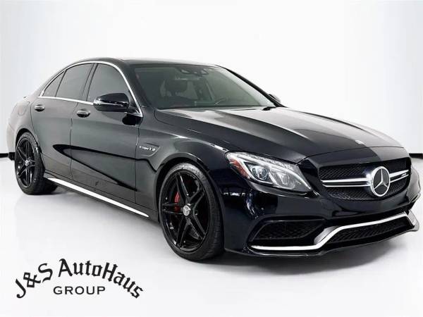 Mercedes-Benz C-Class with VIN: 55SWF8HB0GU110232