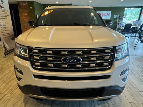 Ford Explorer with VIN: 1FM5K8D8XHGD33819
