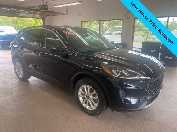 Ford Escape with VIN: 1FMCU9G65MUA23221