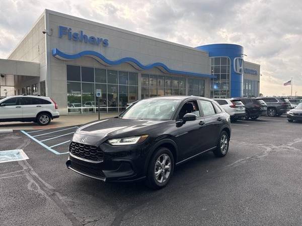 Honda HR-V with VIN: 3CZRZ2H38SM722253