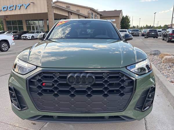 Audi SQ5 with VIN: WA1B4AFYXR2055986