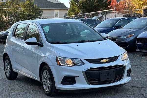 2017 Chevrolet Sonic LT Fleet Hatchback